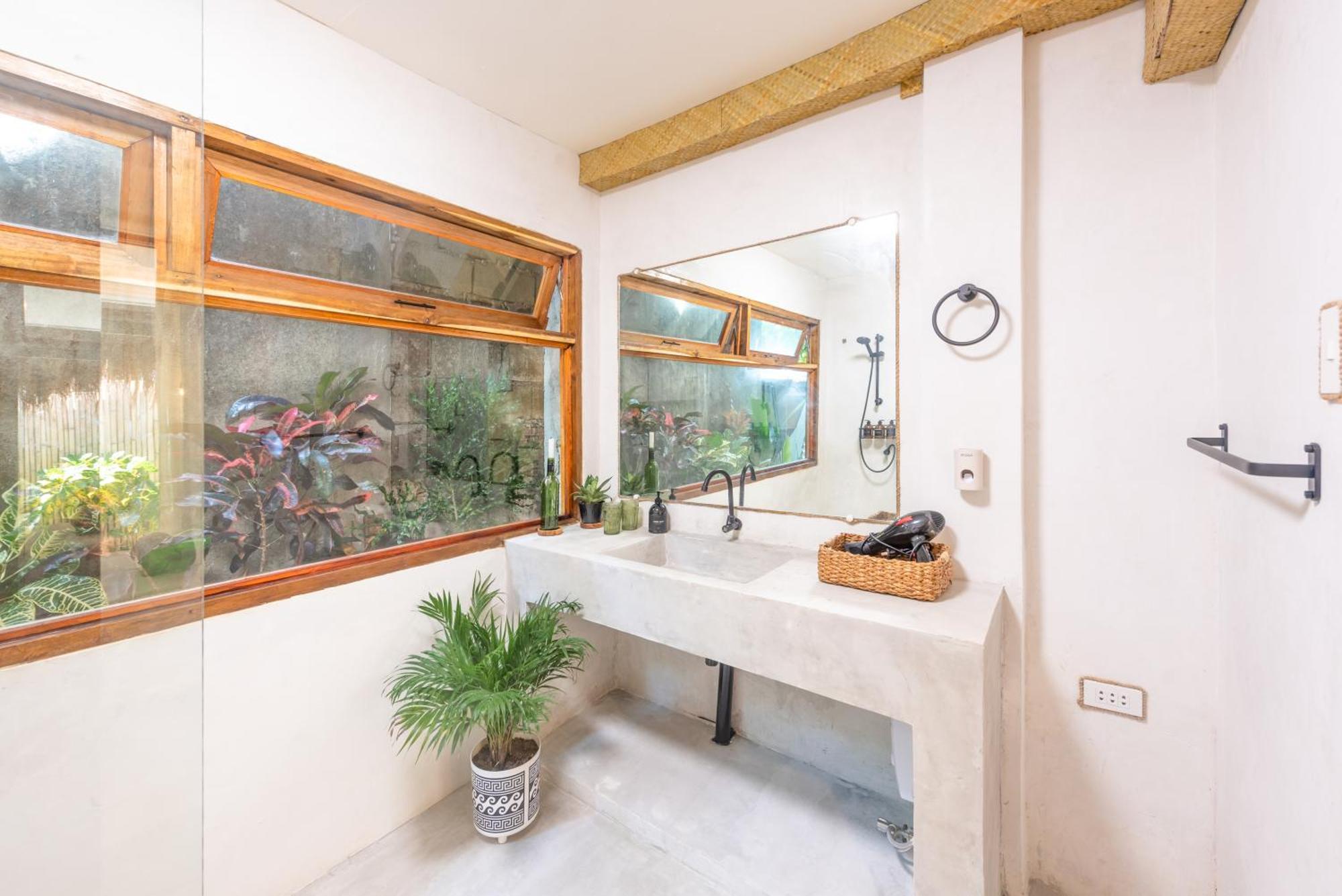 Gratitude Inn General Luna  Luaran gambar
