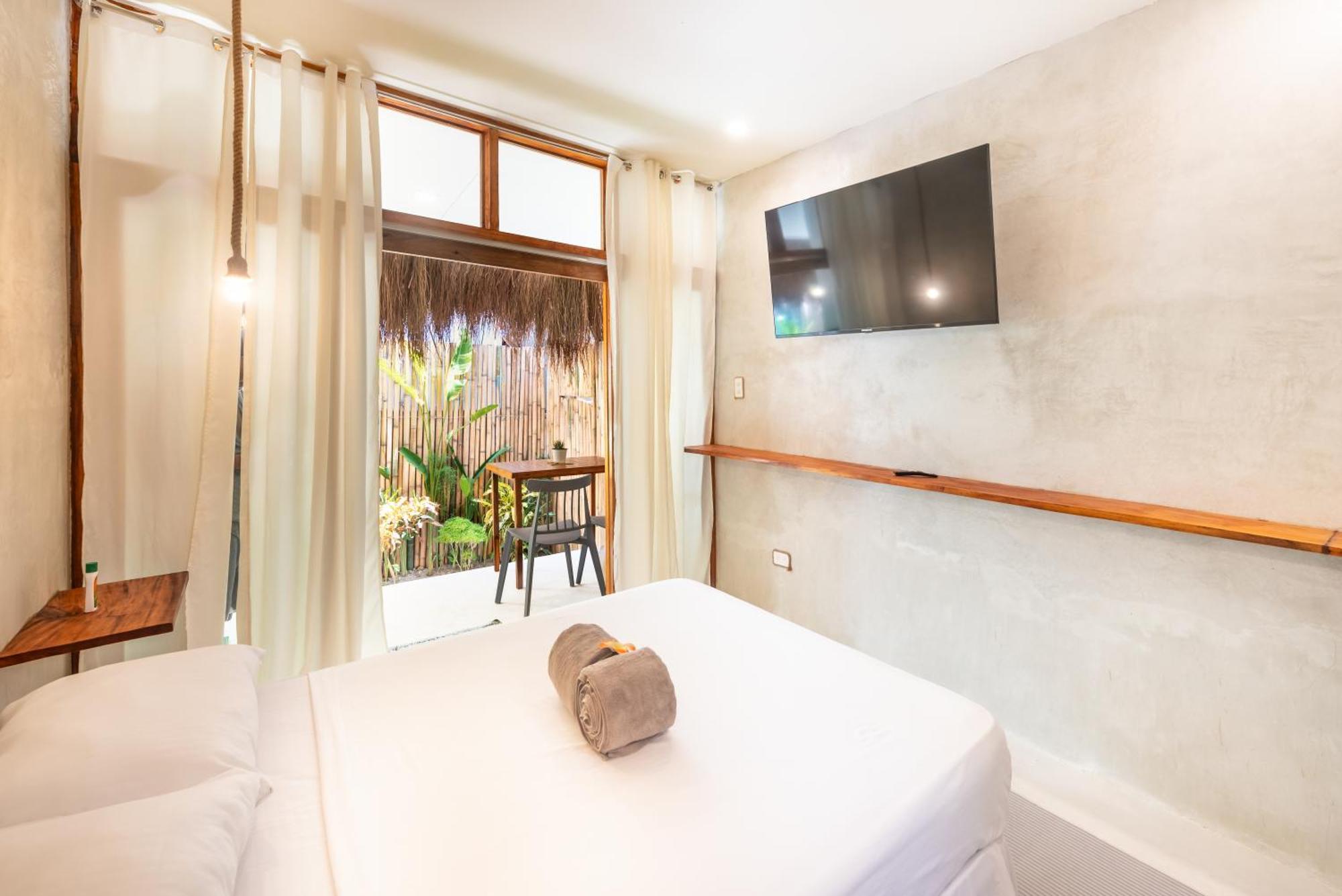 Gratitude Inn General Luna  Luaran gambar